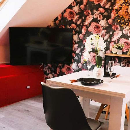 Romantic Studio Eve - Proche Gare - Netflix - Wifi Amiens Buitenkant foto